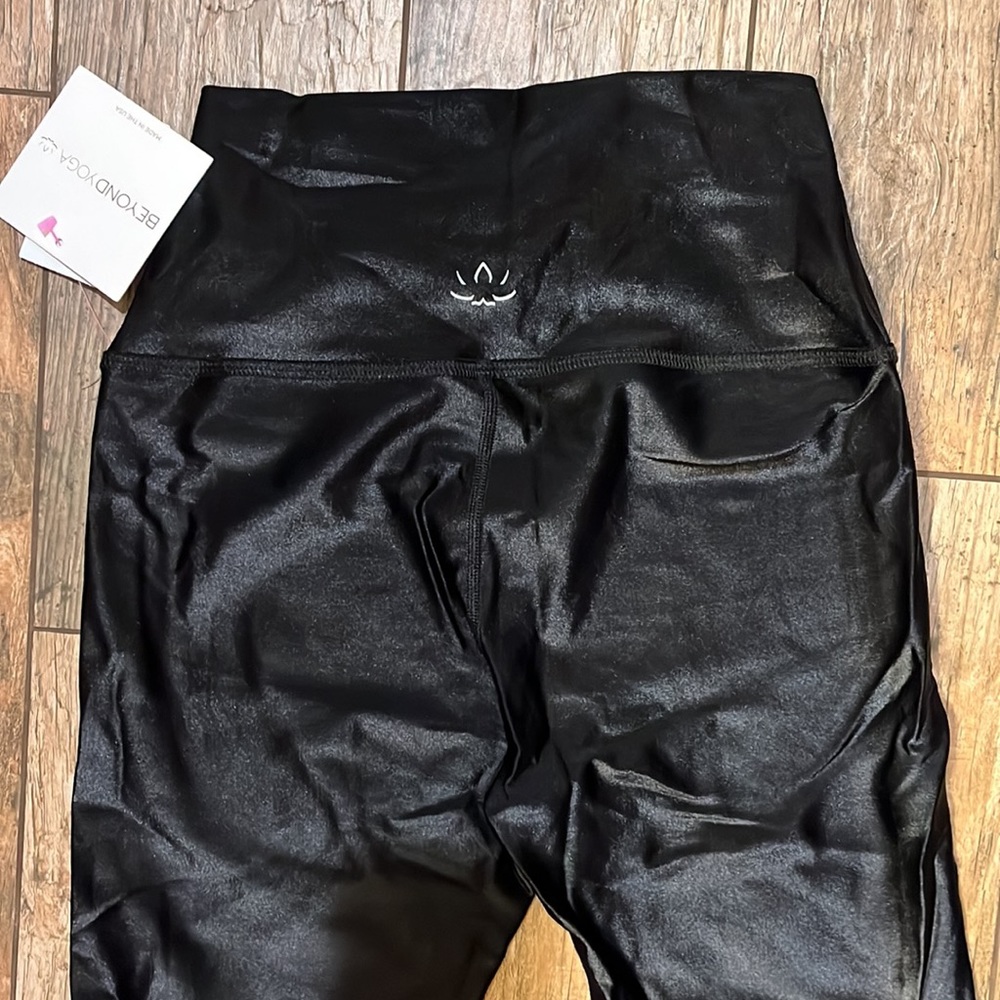 NWT Beyond Yoga Metallic Black Leggings! Sold Out Sexy Color!